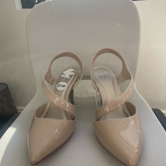 New Beige Patent Leather Slingback Heels - Picture 4 of 7